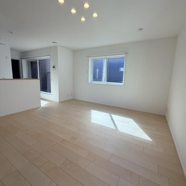 千田戸建ての居間・リビング