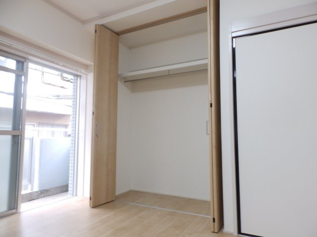 神戸市灘区中原通２丁目の賃貸マンションの収納