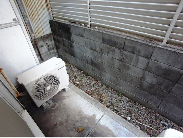 神戸市東灘区住吉宮町５丁目のアパートのバルコニー