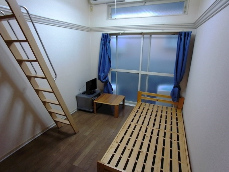 神戸市東灘区住吉宮町５丁目のアパートの居間・リビング