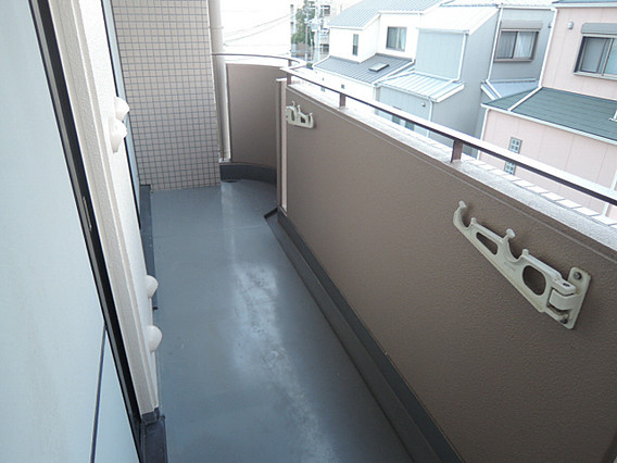 サンプラザ本山南のバルコニー
