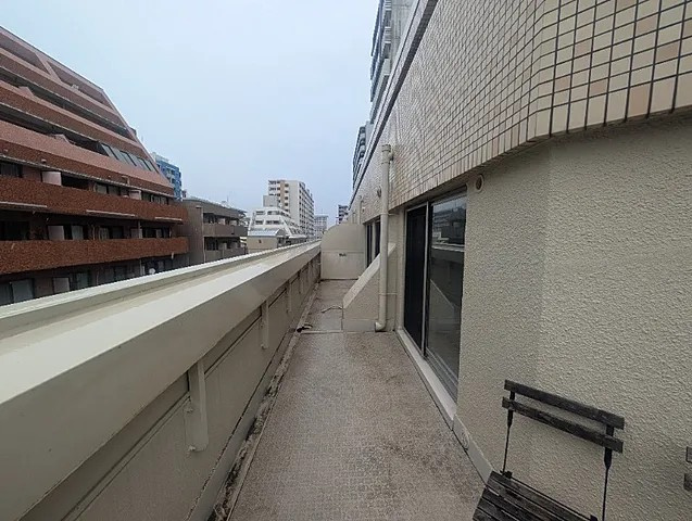 神戸市中央区御幸通３丁目の賃貸マンションのバルコニー