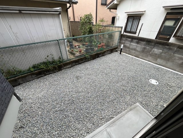 神戸市東灘区岡本７丁目のアパートのバルコニー