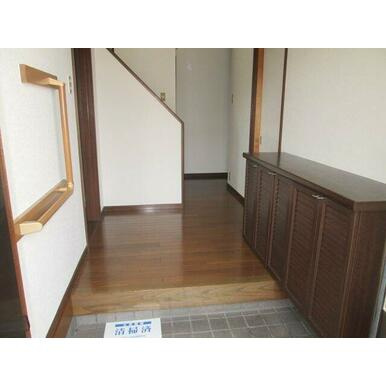 芦屋市東芦屋町のアパートの玄関