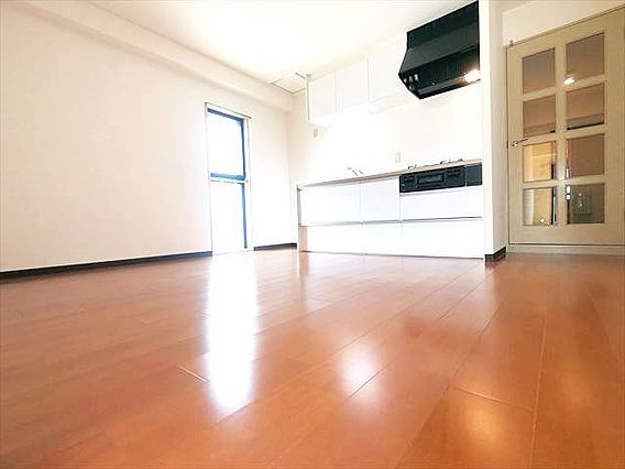 神戸市東灘区深江本町２丁目の賃貸マンションの居間・リビング