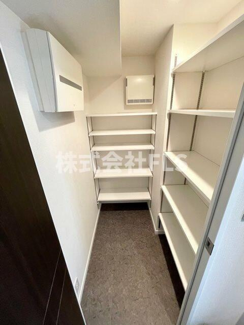 中央区日本橋馬喰町２丁目の賃貸マンションの玄関