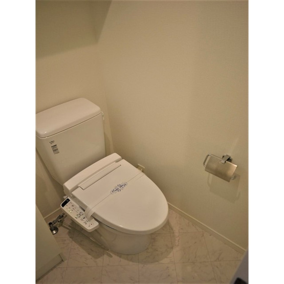 【トイレ】 | ルクレ西新宿 | コンパクトで使いやすいトイレです