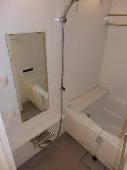 【浴室】 | 新品家具付きマンション下目黒6(KaGood東京) | ゆったり過ごせるお風呂です