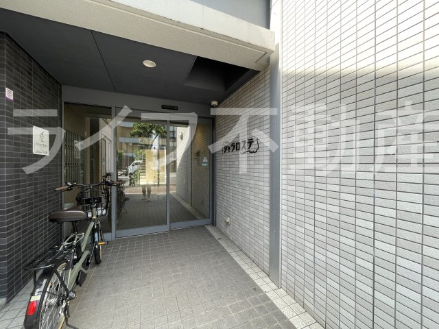 シャラロステのエントランス