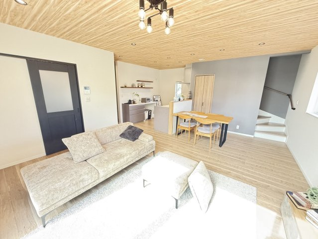 羽ノ浦町岩脇　戸建住宅の居間・リビング