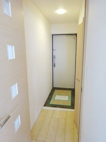 サンリット　スクエアの玄関|収納もある玄関です
