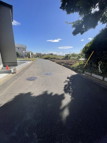 広瀬台12期　１号棟の前面道路含む現地写真