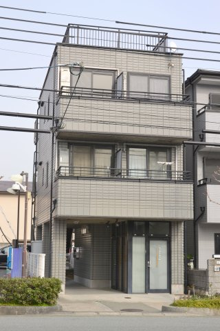 マツフジビルの外観