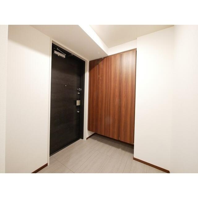 コンフォリア新宿イーストサイドタワー(コンフォリアシンジュクイーストサイドタワー)の玄関