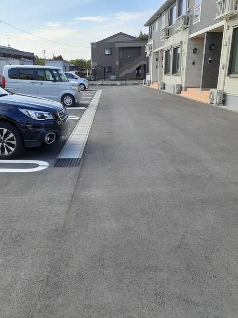 プリムヴェールⅠの駐車場