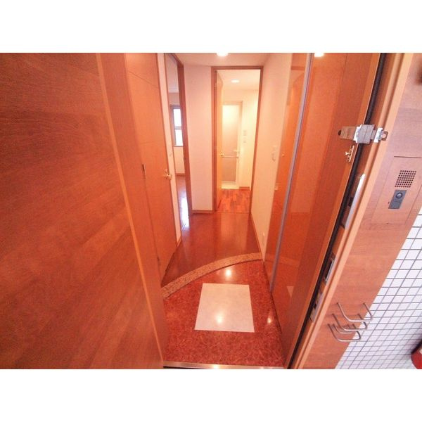 Rainbow　Court谷町五(レインボーコート谷町五)の玄関