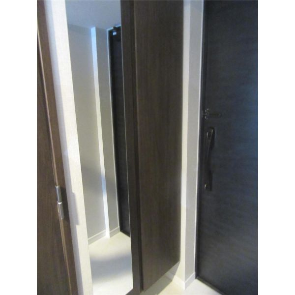 S-RESIDENCE福島Alovitaの玄関