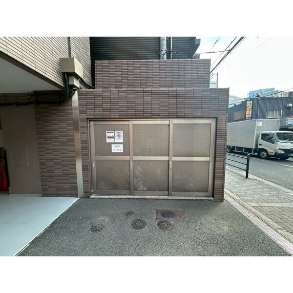 Lasante京橋(旧:エスティメゾン京橋)の駐車場