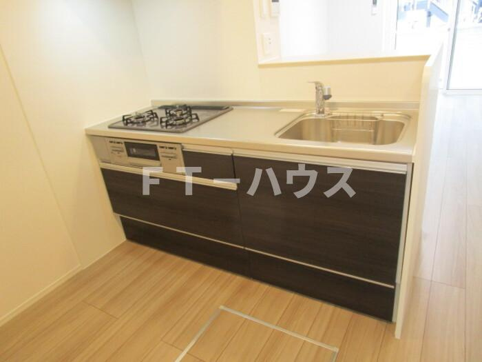 フォルトゥナのキッチン|対面式3口ガスコンロ付システムキッチン