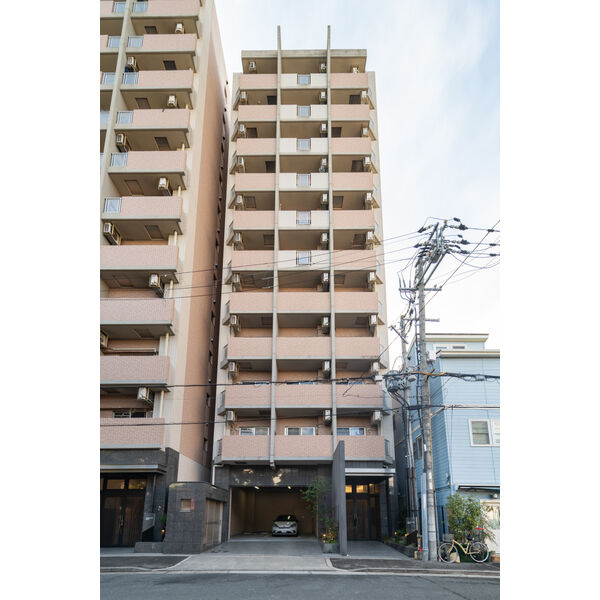 フロンティアタワー九条Iの外観