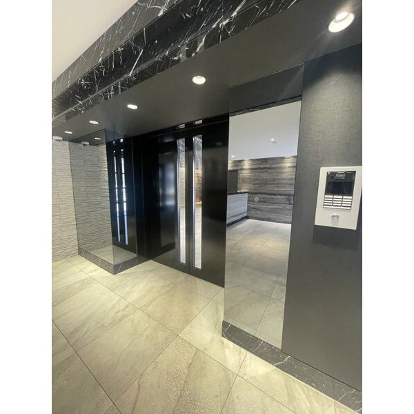 M-RESIDENCE新大阪Gardenのロビー
