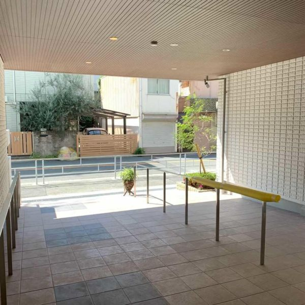 スマートコート淡路駅前のロビー