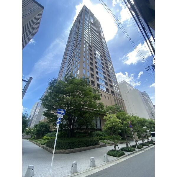 クラッシィタワー淀屋橋の外観