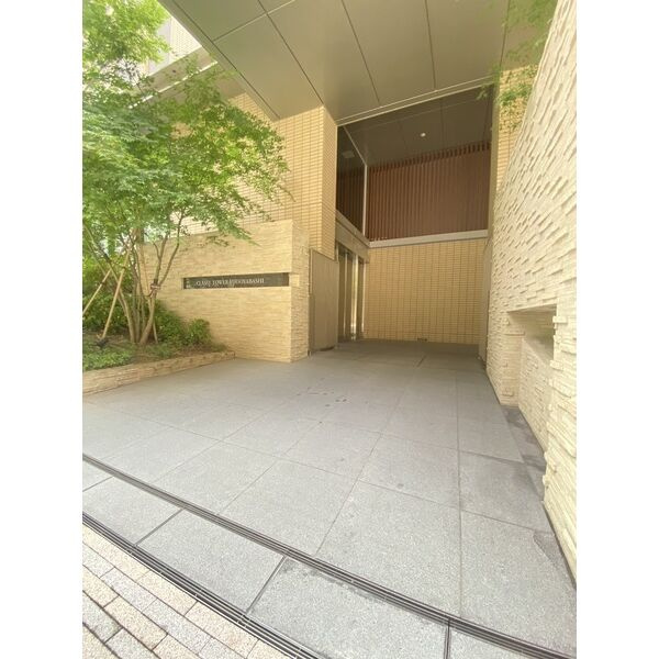 クラッシィタワー淀屋橋のエントランス