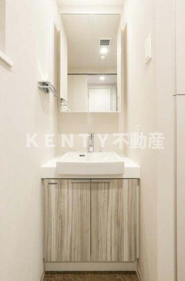 【洗面所】 | コンフォリア戸越公園 | 広い洗面スペース