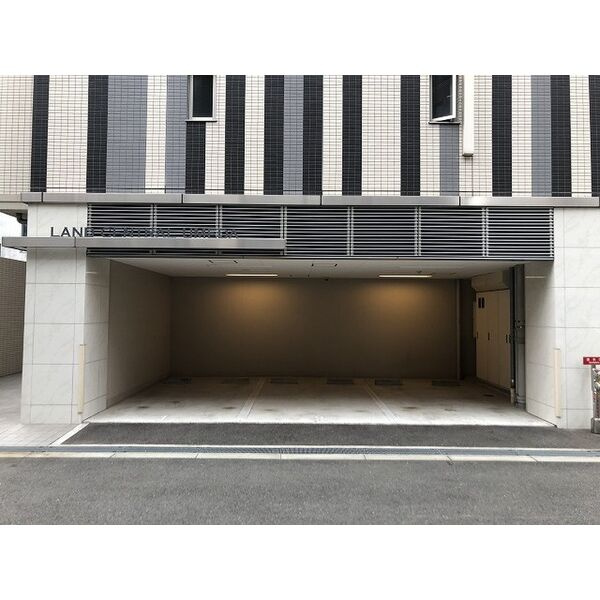 ランドセントラル梅田の駐車場
