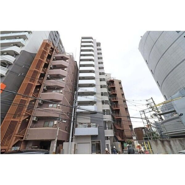 パークフラッツ野田阪神駅前の外観