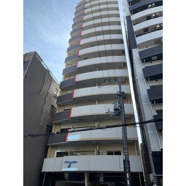 セレニテ堺筋本町プリエの外観