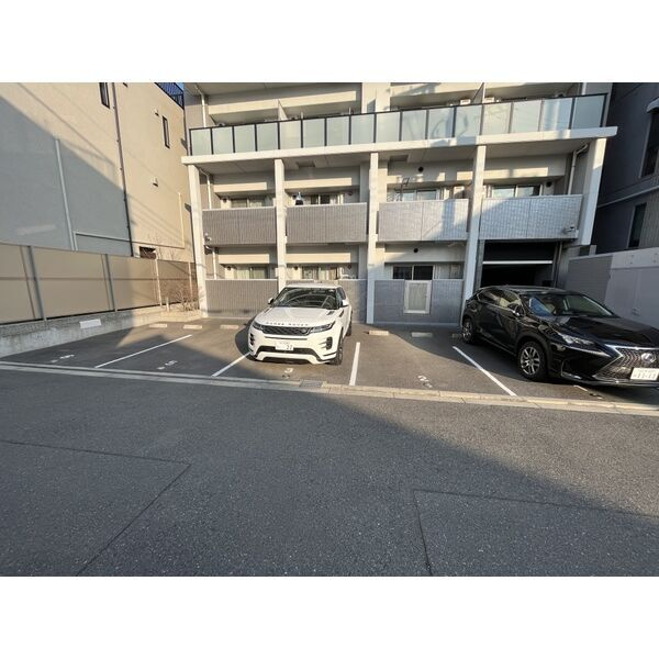 ラ・フェスタ真田山の駐車場