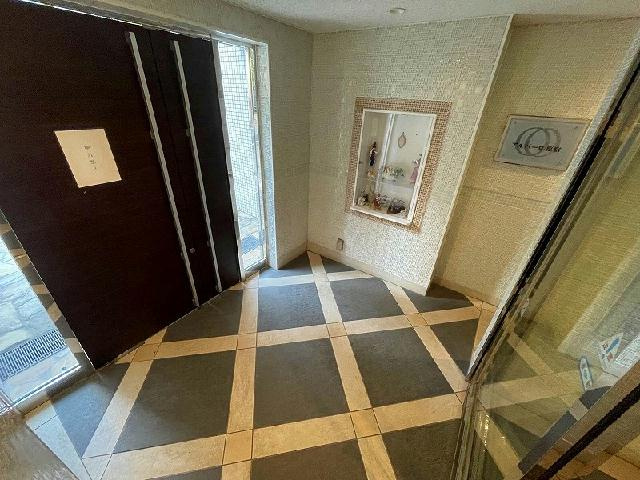 レオネクストアルバーロ原宿のロビー