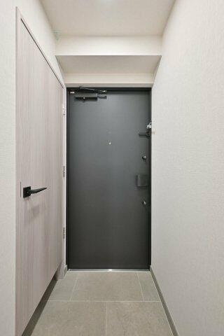 リビオメゾン西麻布の玄関