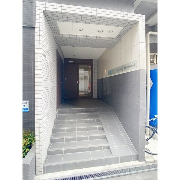 ParkHills北堀江lamodaのエントランス