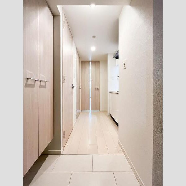S-RESIDENCE新大阪Ridenteの玄関