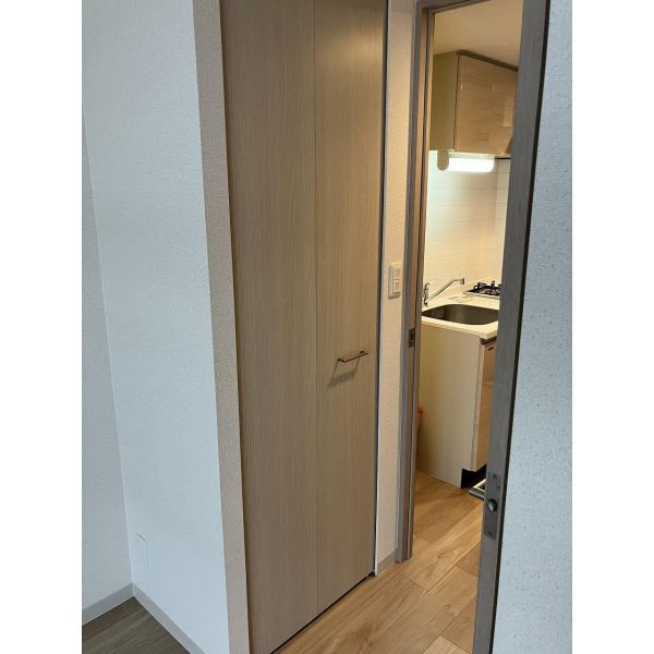 プレサンス松屋町駅前の玄関