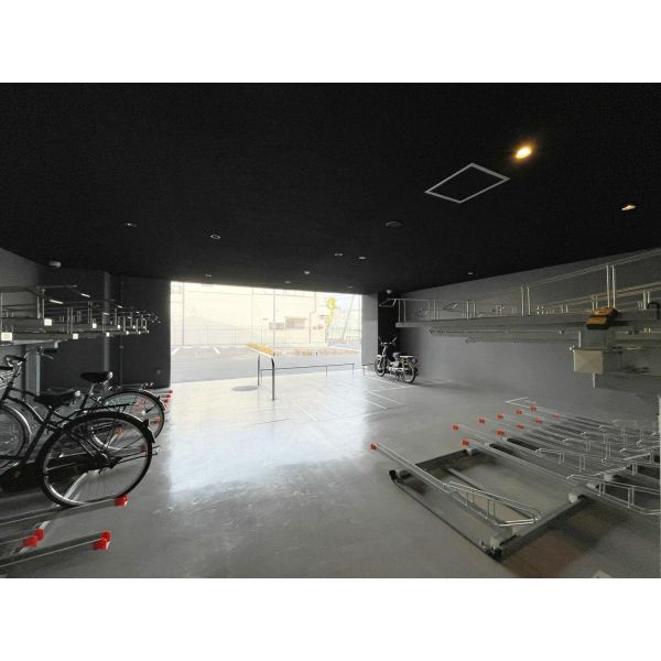 S-RESIDENCE都島Luxの駐車場