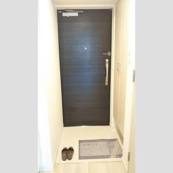 S-RESIDENCE阿波座Westの玄関