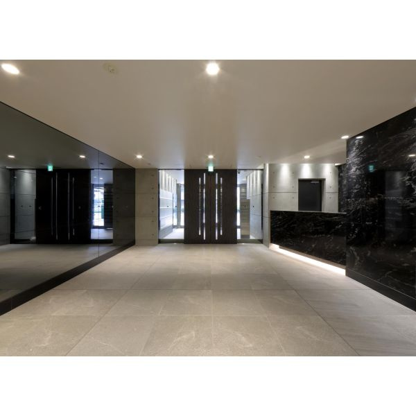 S-RESIDENCE谷町五丁目のロビー