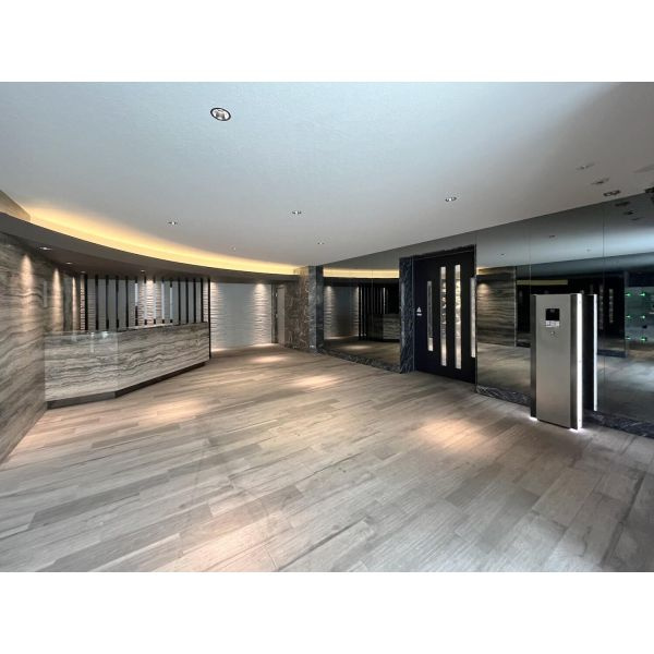 S-RESIDENCE新大阪WESTのロビー