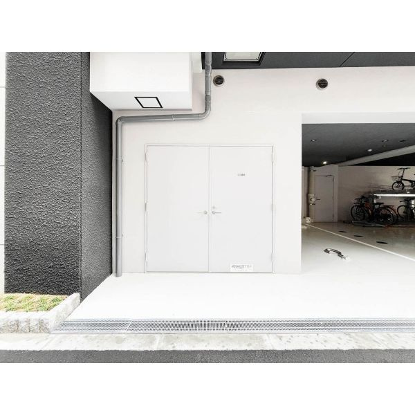 S-RESIDENCE阿波座bouncyの駐車場