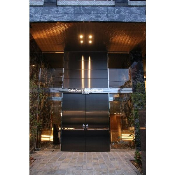 GateCourt Higashimikuniのエントランス