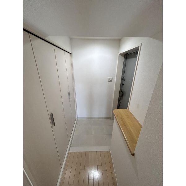 BRAVI上本町の玄関