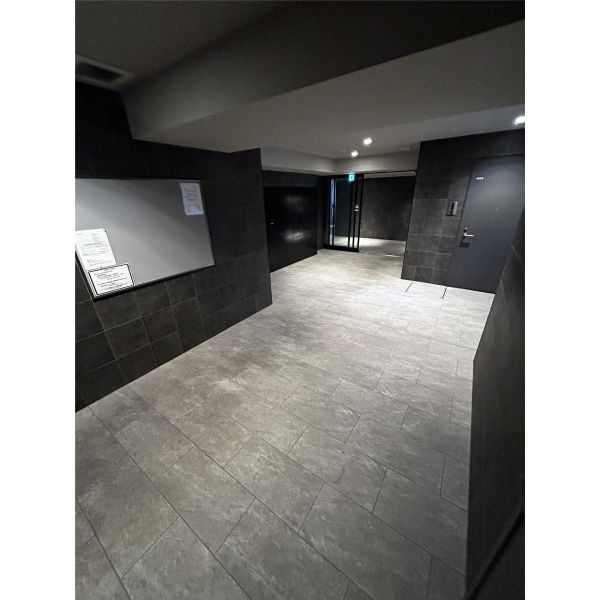 エスリードコート堺筋本町のロビー