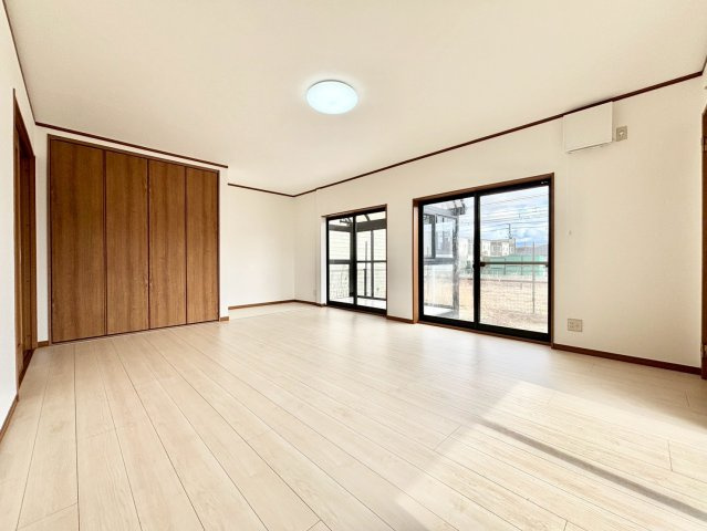 柳原1　2550万円の洋室