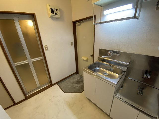 長岡市中沢２丁目のアパートのキッチン