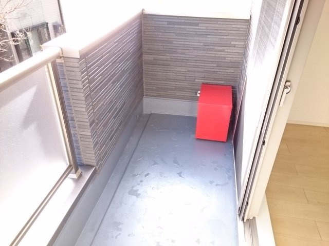 クレスト神崎川のバルコニー|<!DOCTYPE html>
<html lang="ja">
<head>
    <meta charset="UTF-8">
    <meta name="viewport" content