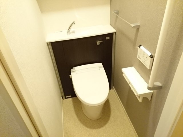 クレスト神崎川のトイレ|<!DOCTYPE html>
<html lang="ja">
<head>
    <meta charset="UTF-8">
    <meta name="viewport" content